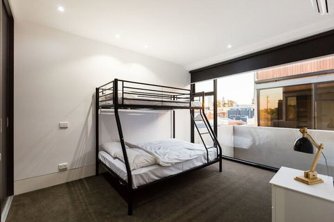 SOPHIA, 2BDR North Melbourne House - Sydneys Hotel 1
