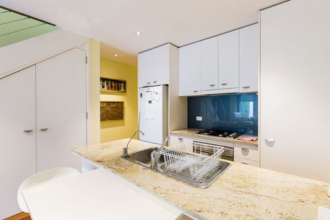 ALEXANDER, 2BDR South Melbourne House - Sydneys Hotel 2