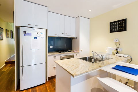 ALEXANDER, 2BDR South Melbourne House - Sydneys Hotel 3