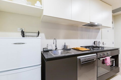 YASHITA, 2BDR Melbourne Apartment - Sydneys Hotel 2