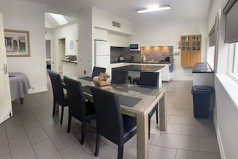Austral Place 88 Via Merri River - Sydneys Hotel 0