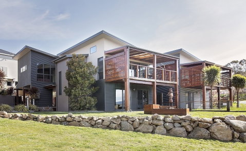 Ned Kelly's Retreat - Sophisticated Style With Modern Convenience And Magical Outlook - Sydneys Hotel 3