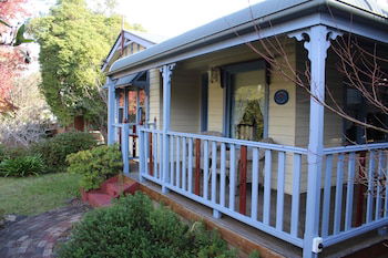 Ambrose Cottage Front Apt - Sydneys Hotel 3
