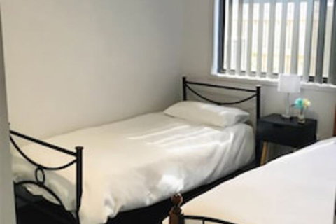 Hervey Bay Holiday Home - Sydneys Hotel 2