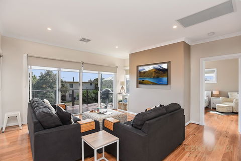 Seahaven - Sydneys Hotel 5
