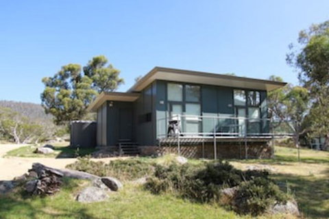 Ecocrackenback 5 'Sustainable Chalet Close To The Slopes - Sydneys Hotel 0