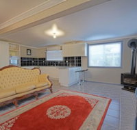 Cottage in the country - Sydneys Hotel