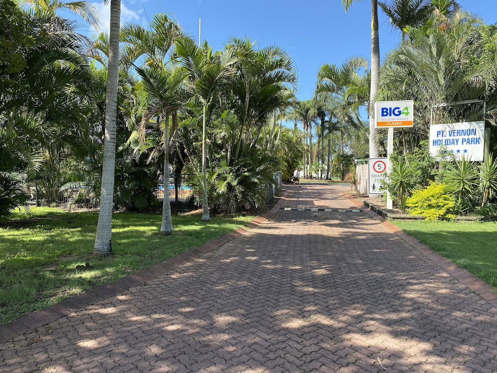 Dundowran QLD Sydneys Hotel