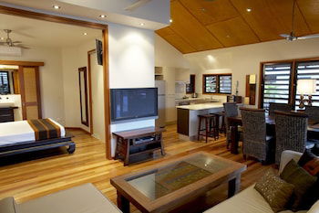 Pure Magnetic Villa 7 - Sydneys Hotel 0