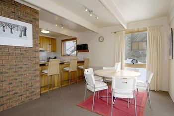 Alpine Haven 1 - Sydneys Hotel 4