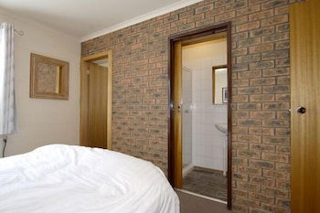 Alpine Haven 1 - Sydneys Hotel 3