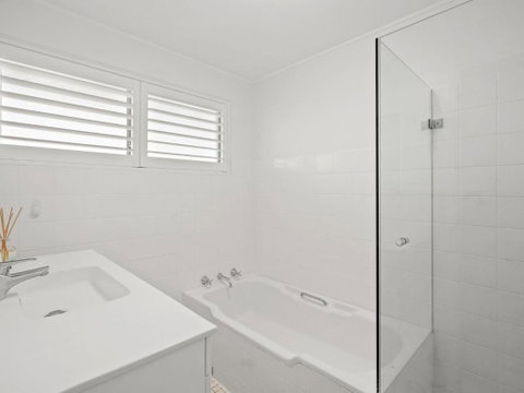 Cumbernauld #12 12 / 12 Terrigal Esp Terrigal - Sydneys Hotel 3