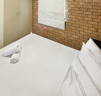 Silvers 3 - Sydneys Hotel