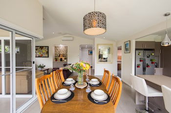 Armidale Cottage - Sydneys Hotel 2