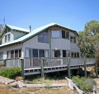 Snowgums on the Lake - Sydneys Hotel