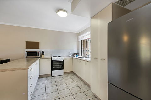 Growder Court 3 - Coolum Beach QLD - Sydneys Hotel 5