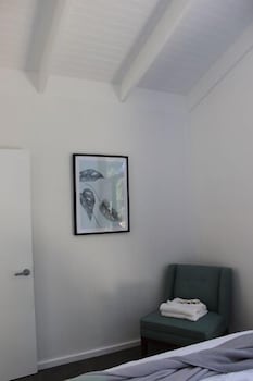 Panorama Views - Bright - Sydneys Hotel 0