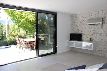 Panorama Views - Bright - Sydneys Hotel 3
