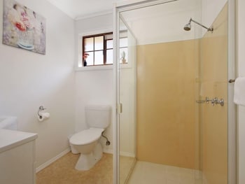 Cedar Cottage - Tudor Village - Sydneys Hotel 2