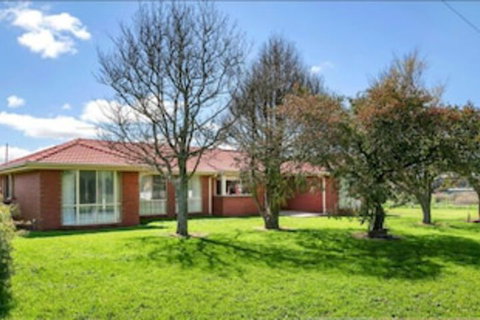 Impressive Hobby Farm Close In Bungaree - Sydneys Hotel 0