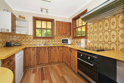 Merrivale Nut Groves - Sydneys Hotel 2