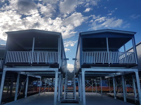 Pelican Caravan Park - Sydneys Hotel 2