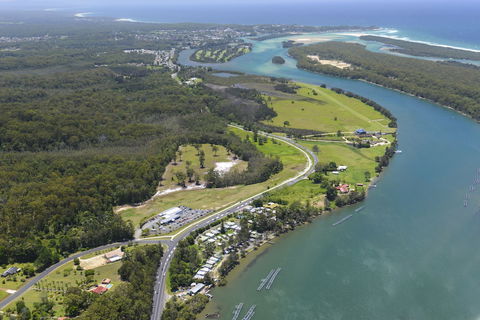 Pelican Caravan Park - Sydneys Hotel 1