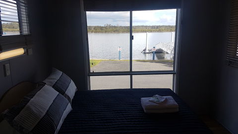 Pelican Caravan Park - Sydneys Hotel 4