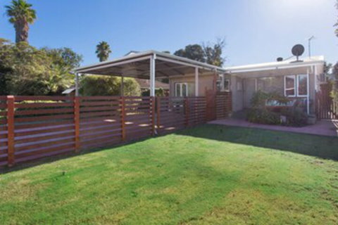 The Cloverdale - Sydneys Hotel 0