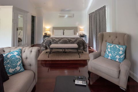 Country Mile Escape - Sydneys Hotel 5