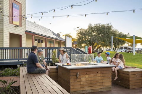 Big4 West Beach Parks - Sydneys Hotel 4