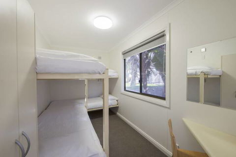 Big4 West Beach Parks - Sydneys Hotel 7