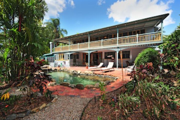 Stratford QLD Sydneys Hotel