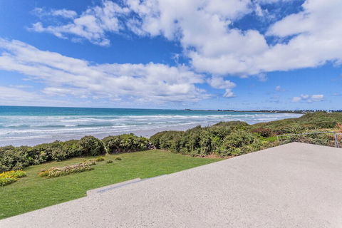 Aqua Mist Seascape - Sydneys Hotel 4