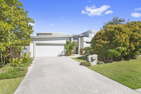 Kingscliff Beach Holiday House At Salt Village - Sydneys Hotel 0