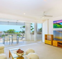 Azura Ocean View Holiday Apartment - Sydneys Hotel