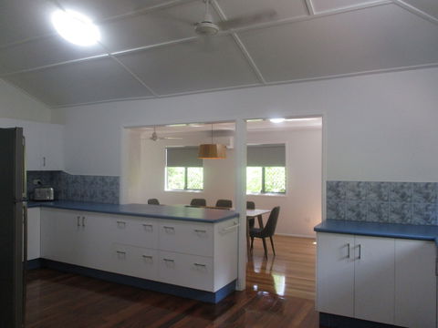 Dandaloo Gardens - Sydneys Hotel 3