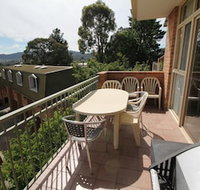 Twin Seasons 4 - Lake and Mountain Views - Sydneys Hotel