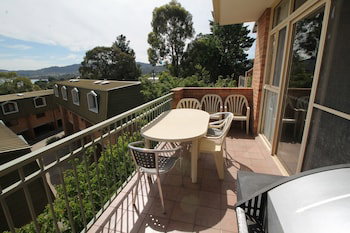 Twin Seasons 4 - Lake And Mountain Views - Sydneys Hotel 0