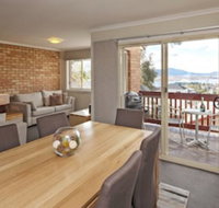Beloka 9 - Overlooking Lake Jindabyne - Sydneys Hotel
