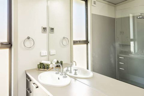 Ecocrackenback 7 Sustainable Luxurious Chalet Close To The Slopes. - Sydneys Hotel 1