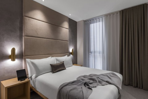 SKYE Suites Sydney - Sydneys Hotel 4