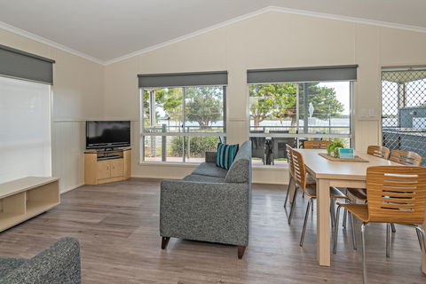 Holiday Haven Shoalhaven Heads - Sydneys Hotel 3