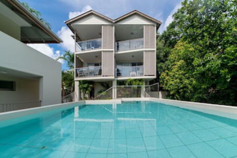 Alpha 8 On Waterson - Airlie Beach - Sydneys Hotel 0