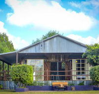 Peppercorn Cabin - Sydneys Hotel