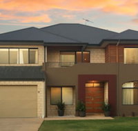 The Lakes House - Sydneys Hotel