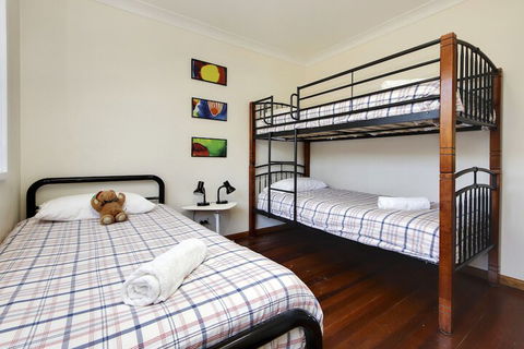 Ammaboolah At Hat Head - Sydneys Hotel 3