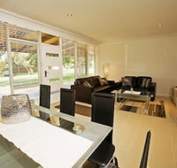 Beach House Units - 1 - Sydneys Hotel