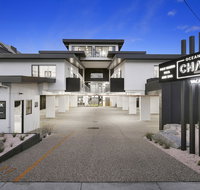 Ocean Grove Chalet - Sydneys Hotel