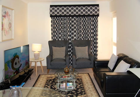Adelaide City Apartment - 3BR, 2Bath & Carpark - Sydneys Hotel 6